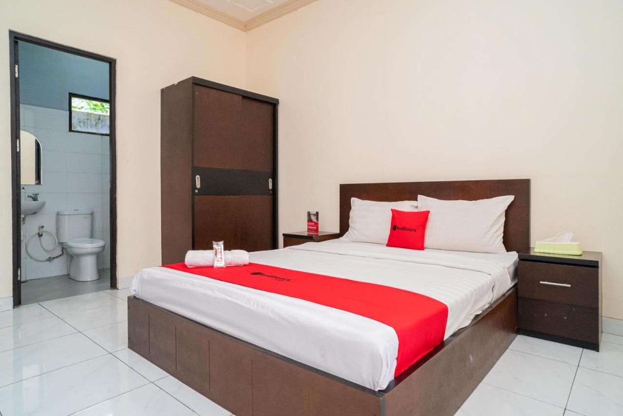 RedDoorz @ Wisma Pangrango Palangka Raya Zewnętrze zdjęcie