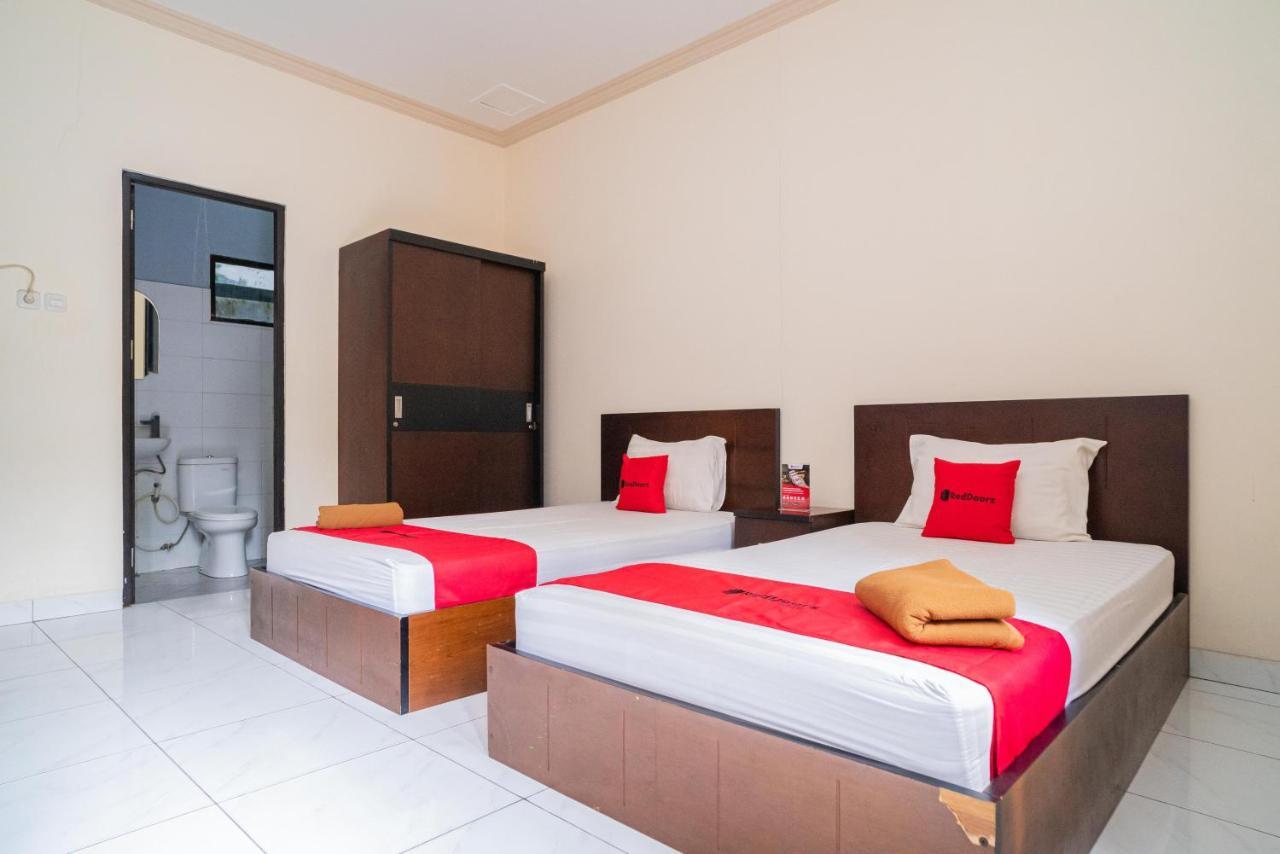 RedDoorz @ Wisma Pangrango Palangka Raya Zewnętrze zdjęcie