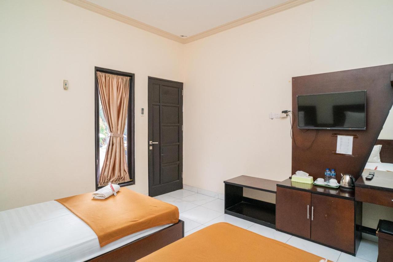 RedDoorz @ Wisma Pangrango Palangka Raya Zewnętrze zdjęcie
