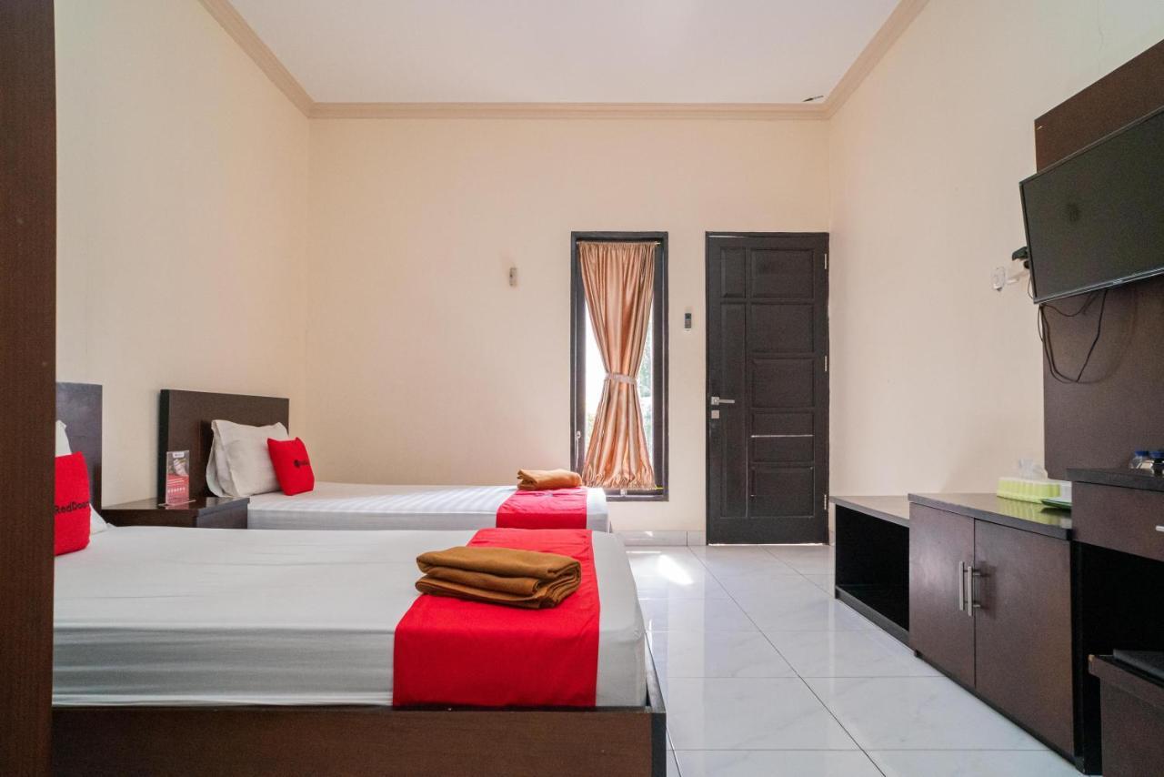 RedDoorz @ Wisma Pangrango Palangka Raya Zewnętrze zdjęcie