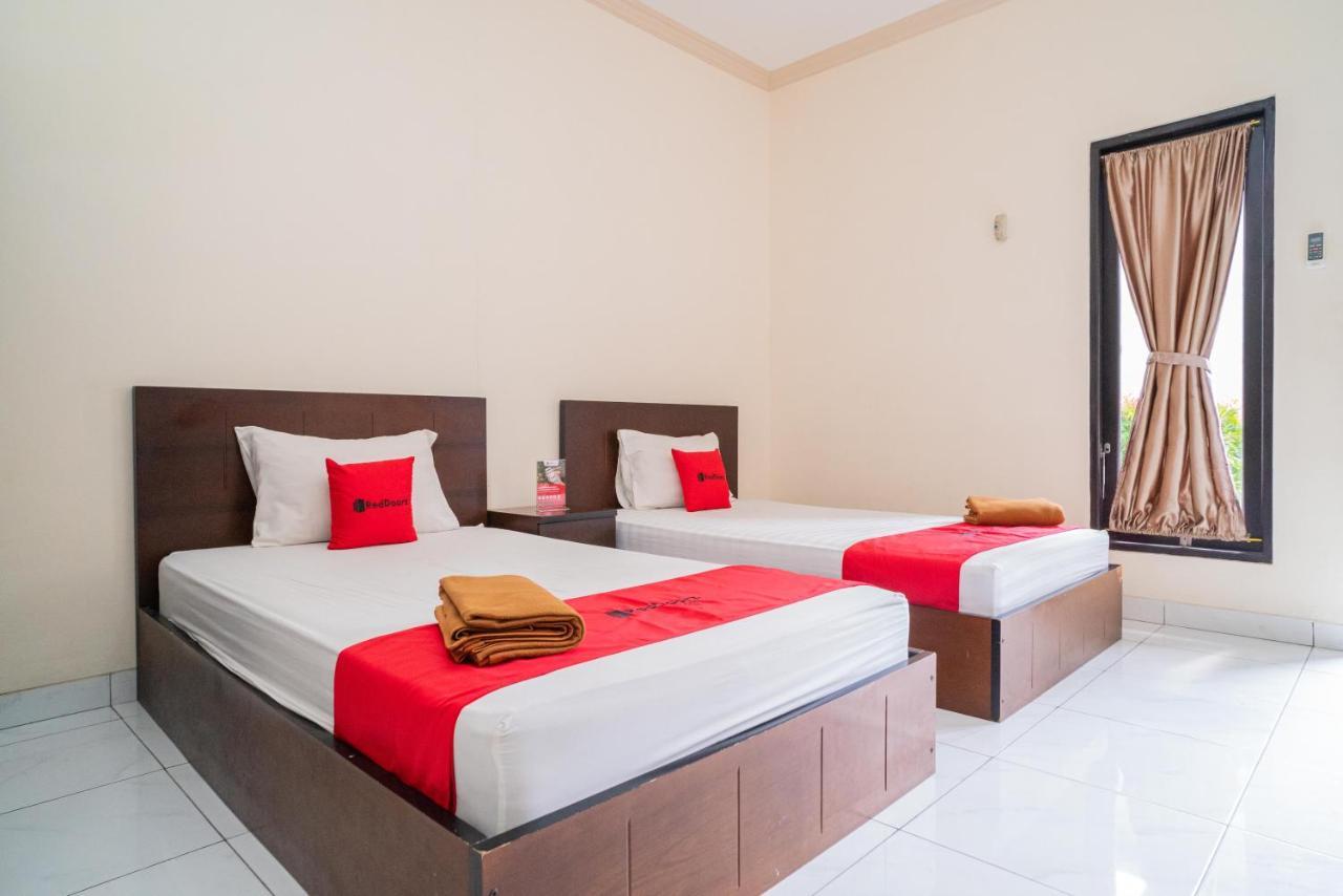 RedDoorz @ Wisma Pangrango Palangka Raya Zewnętrze zdjęcie