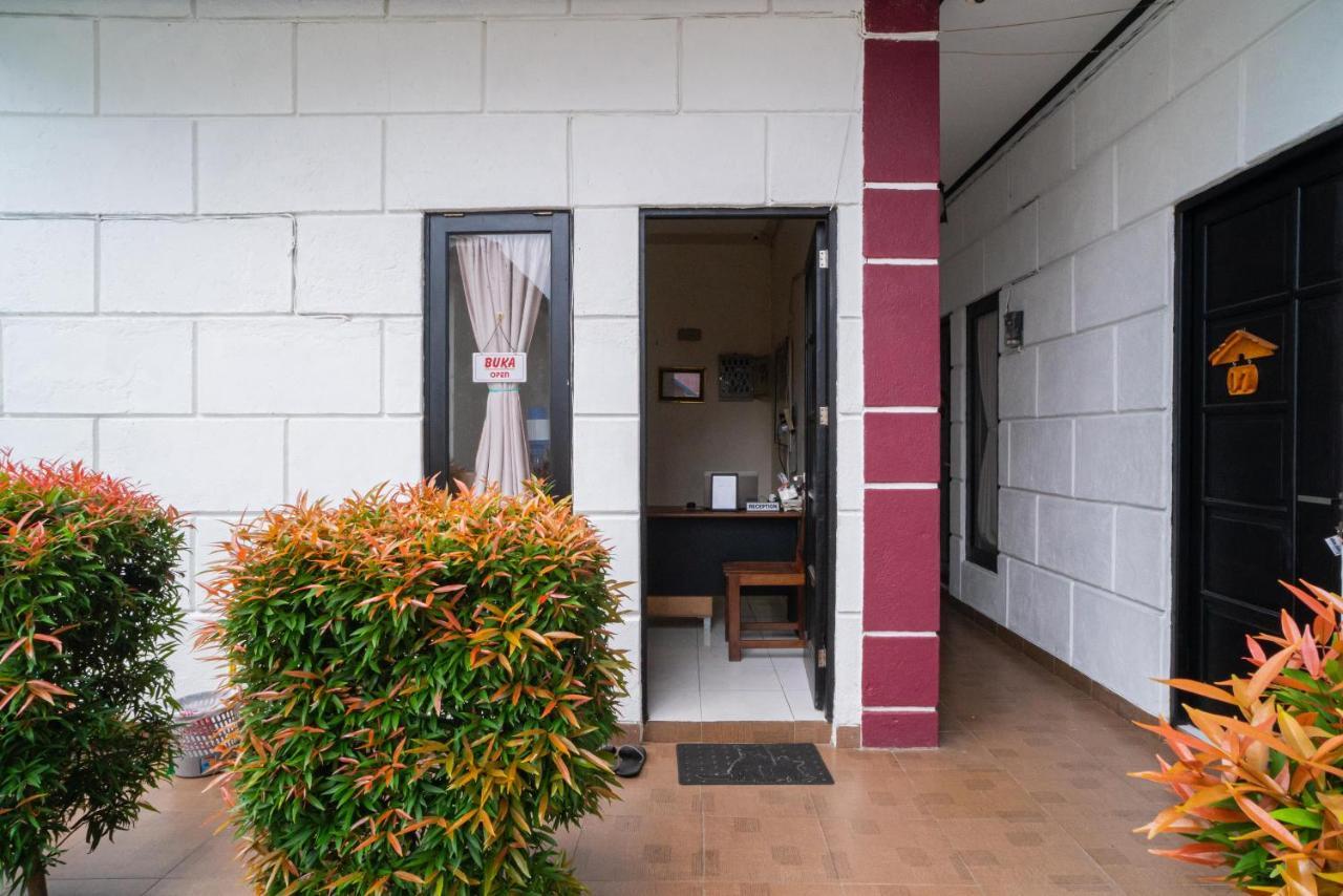 RedDoorz @ Wisma Pangrango Palangka Raya Zewnętrze zdjęcie