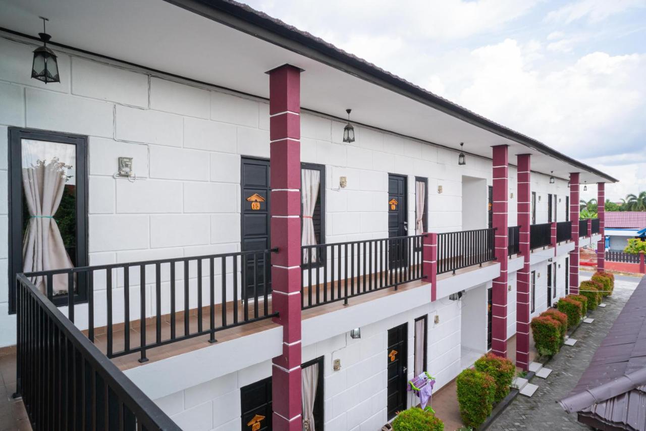 RedDoorz @ Wisma Pangrango Palangka Raya Zewnętrze zdjęcie