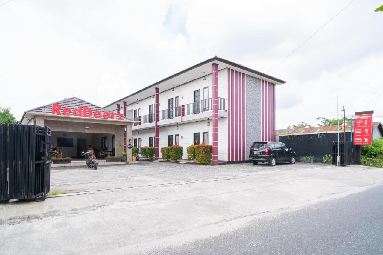RedDoorz @ Wisma Pangrango Palangka Raya Zewnętrze zdjęcie