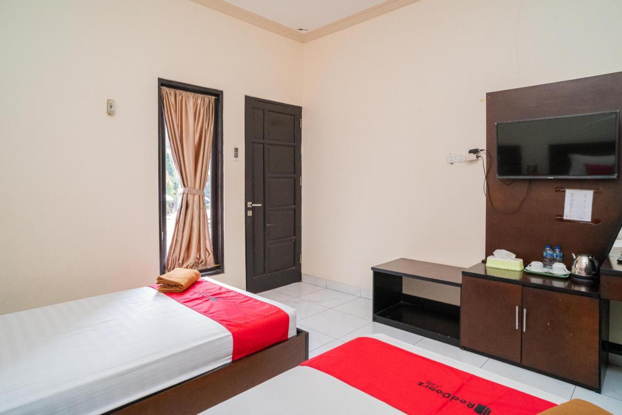 RedDoorz @ Wisma Pangrango Palangka Raya Zewnętrze zdjęcie