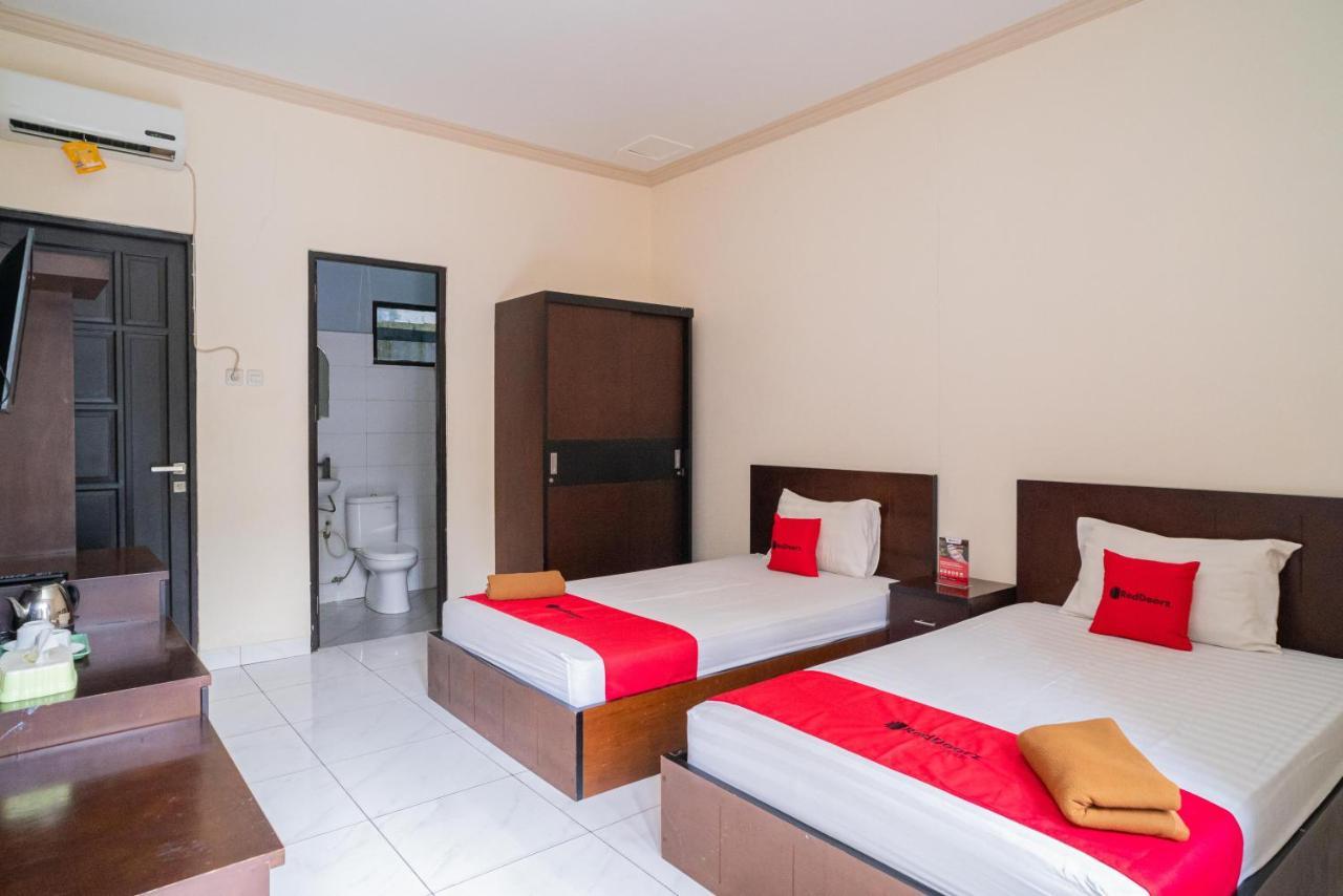 RedDoorz @ Wisma Pangrango Palangka Raya Zewnętrze zdjęcie
